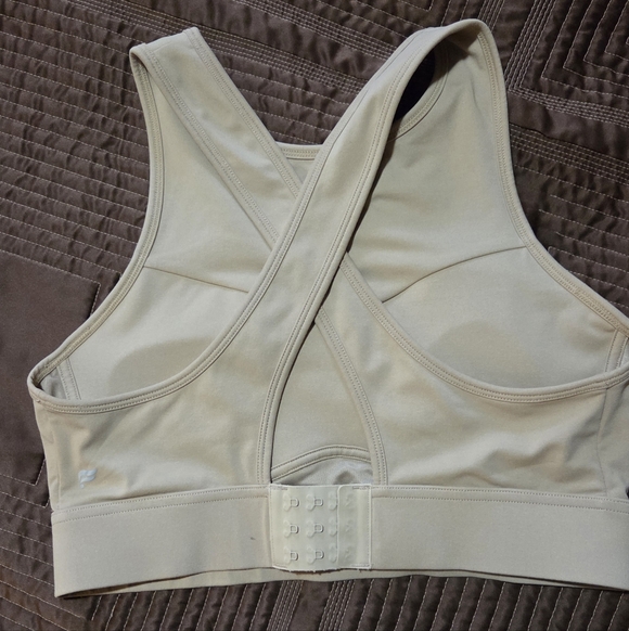 Fabletics Sport Bra 4 Bundle - Picture 9 of 9